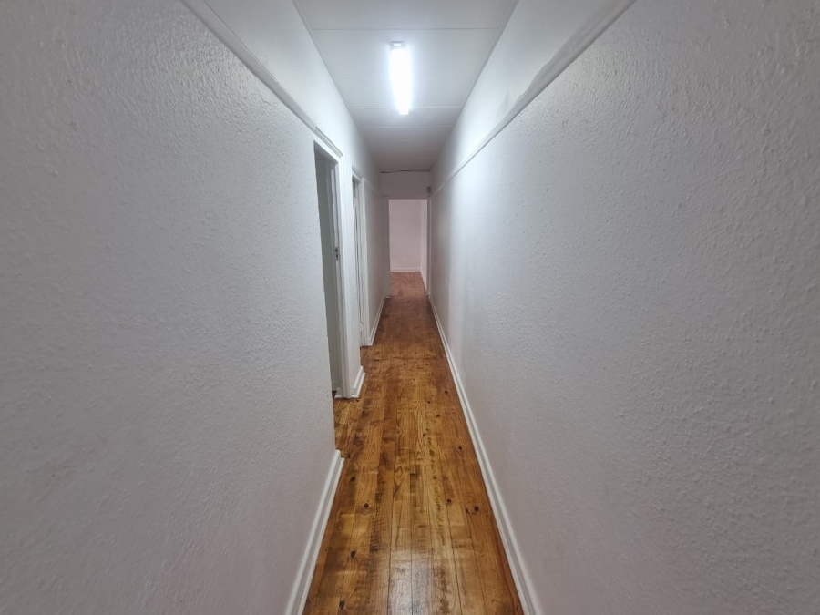 To Let 2 Bedroom Property for Rent in Lansdowne Western Cape